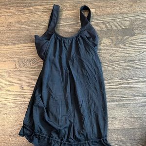 Lululemon shelf bra tank with draw string size 4. Black with white stripes